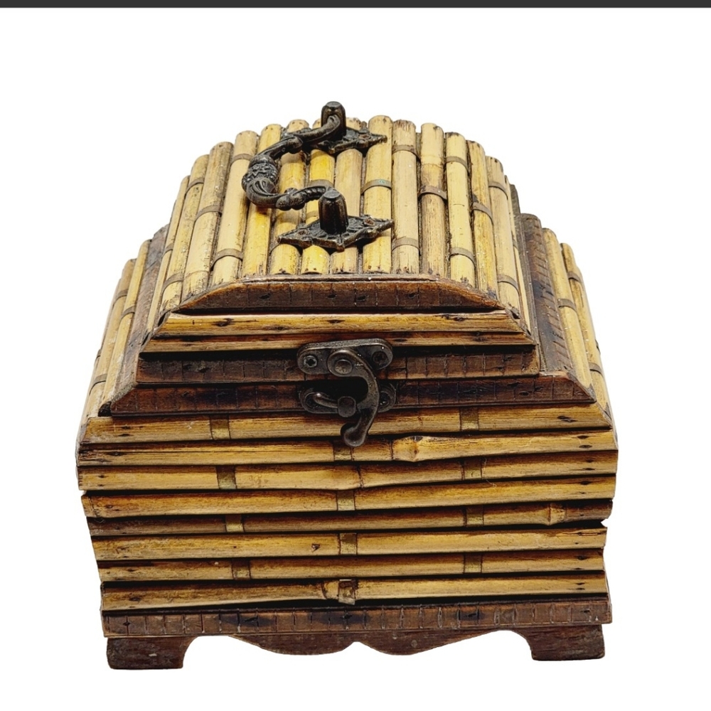 Vintage Wooden Bamboo Jewelry Box Chest Trinket Decor Metal Hinges & Slide Lock.